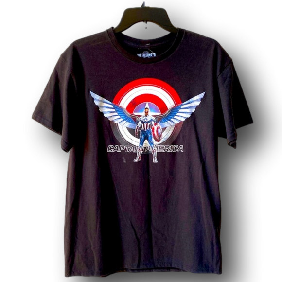 Marvel Studios Captain America Graphic T-Shirt - Size Medium - NWT - Picture 1 of 3